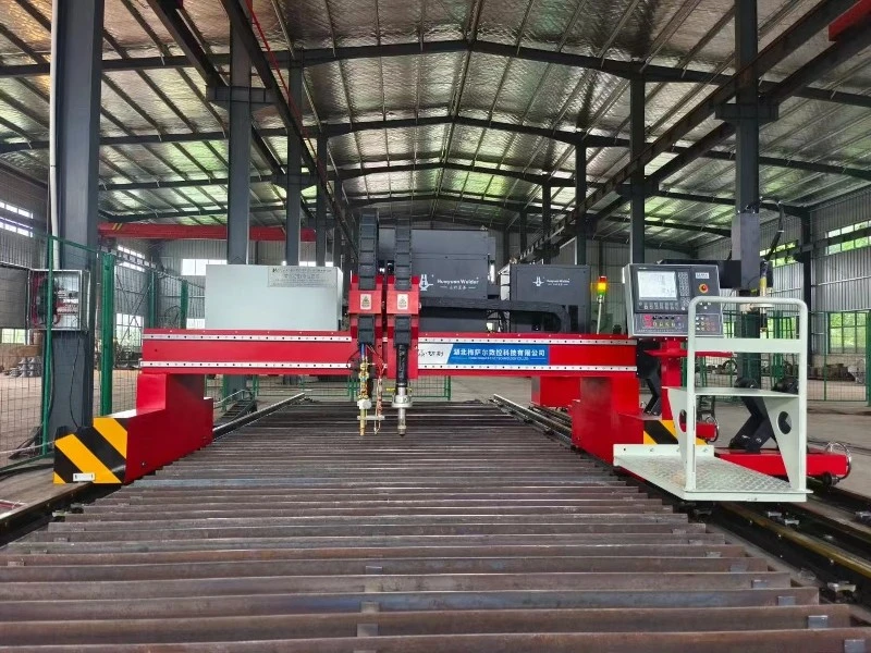 Pipe and sheet CNC cutting machine Pipe and sheet CNC cutting machine
