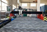 Máy cắt plasma Cnc với Hypertherm